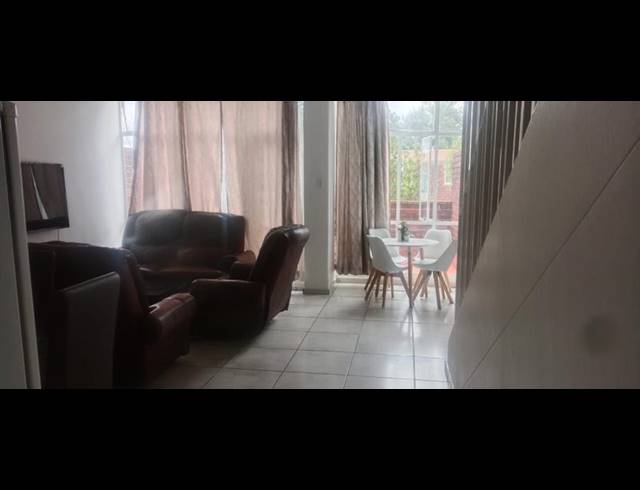 2 BEDROOM PROPERTY TO RENT IN BEDFORD GARDENS